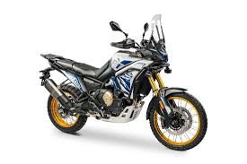 Laura Amaya nude revealing - every curve