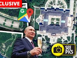 It is said to have a casino, skating rink and vineyard. Vladimir Putin S Luxury Palace Pictured On Google Maps Satellite Images Daily Star