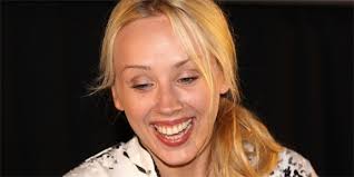 On stage, she acted for six years at the zlín city theatre between 2003 and 2009. Tajemna Petra Hrebickova Doma Uz Ma Dvoumesicni Miminko Maminka Cz