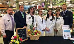 Neuhaus celebrates National Nutrition Month with dietitians at ShopRite in  Warwick