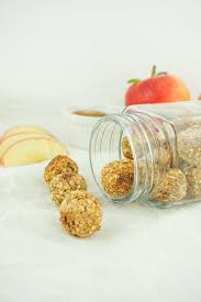 Apfel Zimt Energieballchen Gesunder Und Zuckerfreier Haferflocken Snack Zuckerfreie Snacks Gesundes Fruhstuck Abnehmen Fruhstuck Abnehmen