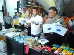 Total pemenang berjumlah 500 pelanggan toko retail khusus ban sepeda motor tersebut memboyong hadiah ratusan juta rupiah. Ini Cara Kerja Komplotan Penipuan Kupon Palsu Berhadiah