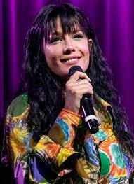 Halsey (Singer) - Wikipedia