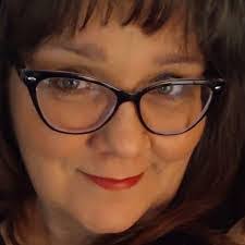 Suzanne Rowell's Instagram, Twitter & Facebook