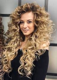 Pin On Coiffure Longue Bouclee