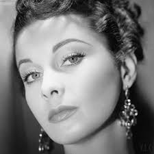 A sensational Lazlo Willinger portrait of Vivien circa 1940 where unusually  she is wearing her hair up. Years later in the 1970s, when John Kobal began  assembling his unrivalled archive of the