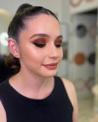 Verónica Arrieta ~ Maquilladora (@piel_canela_beautystudio) · Loja