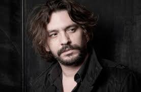 Debret Viana: “La soledad no es una ausencia de cosas, sino un territorio  infinito a poblar”