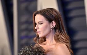 May 23, 2021 · kate beckinsale, 47, showcases her washboard abs in tiny bandeau top paired with satin trousers as she steps out in nyc. Wallpaper Look Pose Actress Kate Beckinsale Profile Kate Beckinsale Hair Make Up Images For Desktop Section Devushki Download