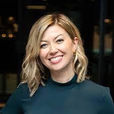 Julie Eoff's Instagram, Twitter & Facebook