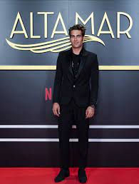 Contadnos cómo son eva y nicolás, vuestros personajes. Alta Mar La Nueva Serie Espanola Llega Hoy A Netflix Con Jon Kortajarena Como Protagonista Telva Com
