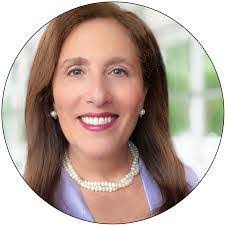 Amanda Tapper's Instagram, Twitter & Facebook