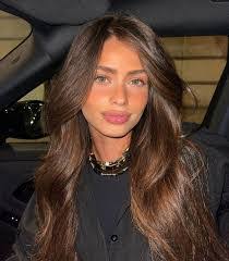 Nora Philips's Instagram, Twitter & Facebook