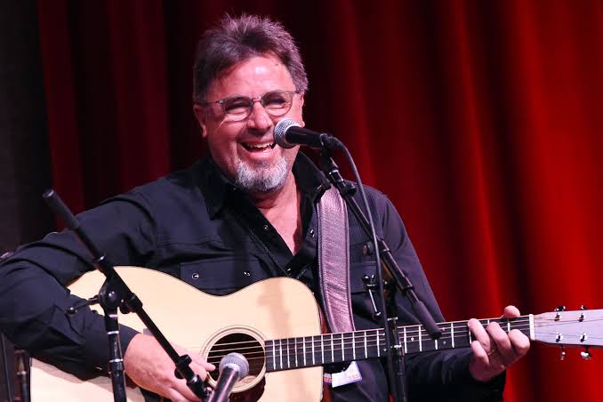 Vince Gill's New Song 'When My Amy Prays': Listen