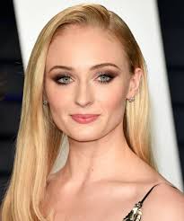 Since shearing off her signature red locks last year, sophie turner has been making major waves as a blonde. Sophie Turner Hair Natural Makeup Beauty Looks