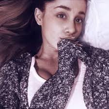 Als tochter von vater edward butera und mutter joan grande erlangte sie im jahr 2021 als schauspielerin berühmtheit zum beispiel für victorious, sam and cat. Ex Acts Forum Ariana Grande No Makeup Facebook