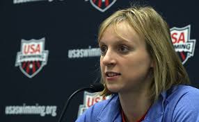 Quem é a nadadora de 18 anos que impôs 1ª derrota para Ledecky