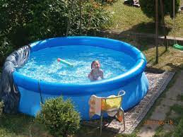 25m bazén, 5 plaveckých drah, 1,2 m hluboký víceúčelový bazén s teplotou vody 30 °c, vířivka, chrliče, divoká řeka, dětské brouzdaliště, 42 m dlouhý tobogán. Rajce Bazen Srpen Rajce Girlsrajce 14 Bakozak Rajce Idnes Cz For All Snapshots From The Host Xcsywp