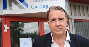 Aluminiumgjuteriet bromsar men backar från varslet: "Vi sitter still i  båten"