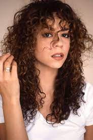 50 Best Mariah Carey Hairstyles Hairstyles Celebrity Mariah Carey Hair Curly Bangstyle Hair Natural Curly Bangstyle