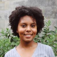 100+ perfiles de «Adia»