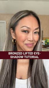 This is my bronzed signature eyeshadow tutorial, simple, flattering, and  perfect for midlife hooded eyes. Try it out and let me know what you think  🩷
