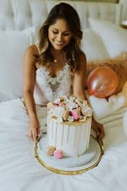 Happy 26th Birthday Cake For Her 28 Fun Facts About Me Haute Off The Rack Birthday Cake Ideas For Adults Women Birthday Photoshoot Birthday Cakes For Women