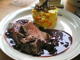 Det grenser til småland , västergötland , närke , södermanland og østersjøen. Elchfilet Mit Zimt Und Johannisbeersauce Ersatz Rinderfilet Schwedisch Kochen