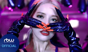 Solar, líder del super sonado girlgroup de kpop mamamoo hará su debut en solitario con el álbum single 'spit it out' este 23 de abril. Mamamoo Solar Faces Criticism For Allegedly Sexualizing Childish Teaser Concept