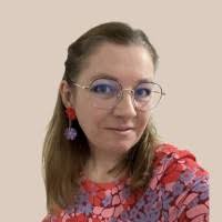 100+ "Julia Hubert" profiles