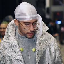 Yo hago lo que me dé la gana, ¿quién dijo que no?, es la primera frase del puertorriqueño, quien después se refiere a la fama y las cifras comerciales que ha. Bad Bunny Revela Que Busca Ofrecer Con Su Musica El Informador