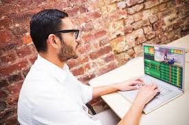 Discussing what hedging a bet is in sports betting and a few of the ways bettors can use those opportunities to ensure a profit. Don T Lose The Farm A Beginner S Guide To Hedging Bets In Sports