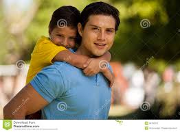 Papa Joven Hermoso Y Su Hijo Imagen De Archivo Imagen De Abrace Parque 34792215