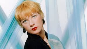 Shirley MacLaine, o la vida entendida como juego y como sueño