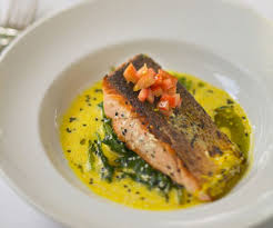 Saumon Sauce Bearnaise Recette Facile Pour Un Plat Gouteux Recipe Bearnaise Sauce Recipes Cooking Salmon