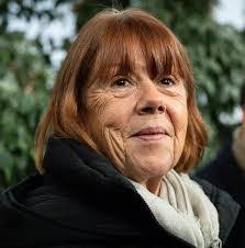 Julie Inglis's Instagram, Twitter & Facebook