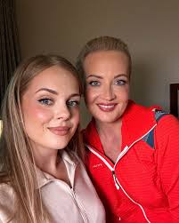 Burgundy eyeliner details🍷 Feel like a Star ⭐️ star ⭐️ @lorealusa  Infallible pro-last longwear eye pencil “burgundy” is a winner  #makeupnewyork #makeupartistnewyork #makeupartistnyc #makeupnyc  #newyorkmakeup #newyorkmakeupartist #makeupbrooklyn ...