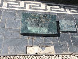 Andres escobar juega al futbol cuando el escuela. Pablo Escobar S Grave An Unfortunate Tourist Attraction