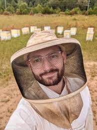 In this episode, Jim and Becky Masterman (co-host of Beekeeping Today  Podcast) delve into the challenges and joys of mentoring young beekeepers,  with a special focus