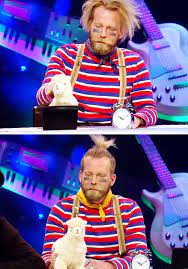 Tony Law British Comedy Jimmy Carr Giggle