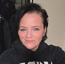 Lisa Buskirk's Instagram, Twitter & Facebook