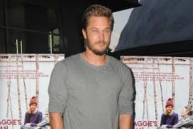 Travis fimmel net worth, vikings. Travis Fimmel Paula Patton Looked Stunning In Green