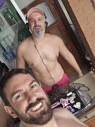 Finalmente ya se encuentra disponible en YouTube el video de "Me Encanta".  Espero que les encante verlo, tanto como a nosotros nos encanto hacerlo 😉.  A darle play, like, comentar, compartir y