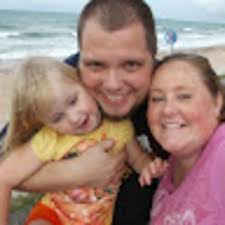 Amy Eanes's Instagram, Twitter & Facebook