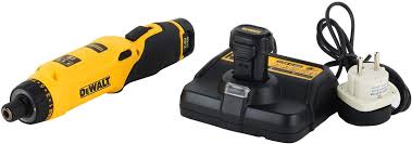 Get free shipping on qualified dewalt 7.2v drills or buy online pick up in store today in the tools department. Dewalt Akku Knickschrauber 7 2 V 1 0ah Zwei Positions Handgriff Pistolengriff Und Stabgriff 16 Stufiges Drehmoment Diodenring Mit Zwei Leds Inkl Zwei Li Ion Akkus Schnellladegerat Und Transportkoffer Dcf680g2 Amazon De Baumarkt