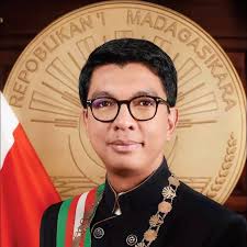 Dia tsisy mihintsy ve izany fandraisam-pitenenan'ireo manamboninahitra  ambony ireo manoloana an'izao zava-misy Zao sa iandrasana faty olona maro  erakin'ny arabe indray vo ikabary