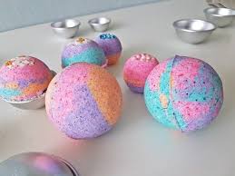 Sprudelnde Badekugeln Fur Kinder Selber Machen So Geht S Badebomben Selber Gemacht Badekugeln Badekugeln Selber Machen