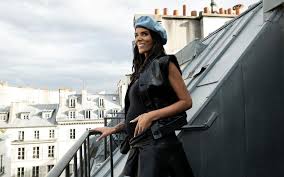 Elle est en couple avec le tennisman benoît paire. Shy M Un Album Surprise Et Une Grossesse Le Parisien