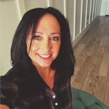 Elizabeth Massman's Instagram, Twitter & Facebook