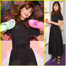 On february 18, 2020 in los angeles, california rodin eckenroth/wireimage have they been married before? Zooey Deschanel Attends Crocs Spring Summer 2020 Collection Preview In Nyc Zooey Deschanel Just Jared